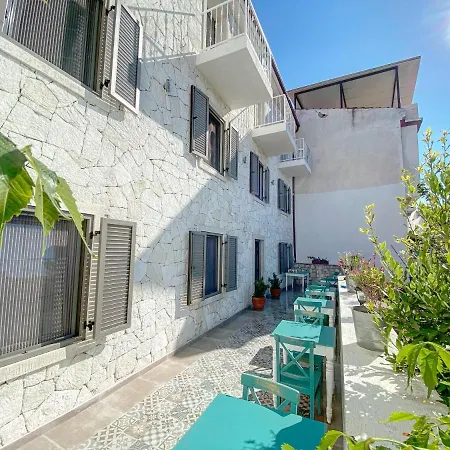 Tasada Hotel *