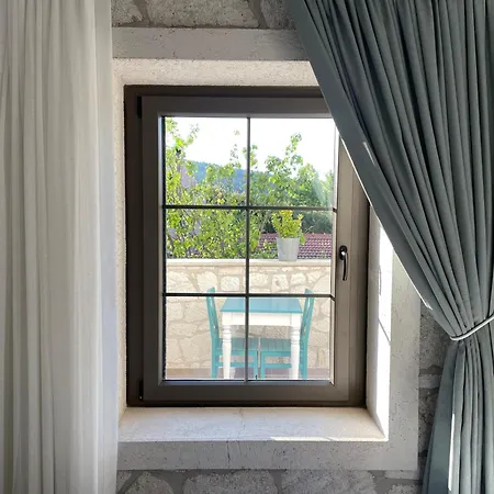 Hotel Tasada *